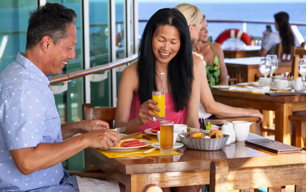 Paul Gauguin Cruises MS Paul Gauguin La Veranda LIfestyle 14 ©Paul Gauguin Cruises.jpg